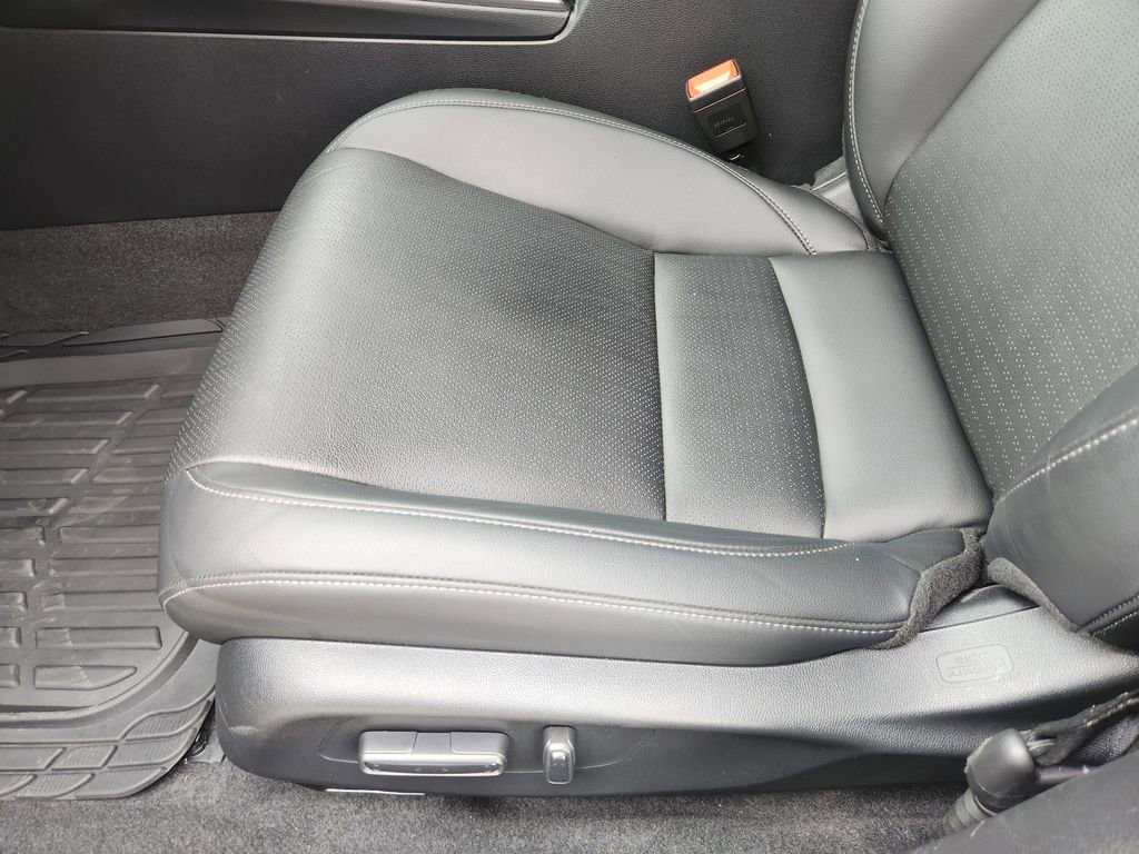 Used 2024 Honda Civic EX-L image 27