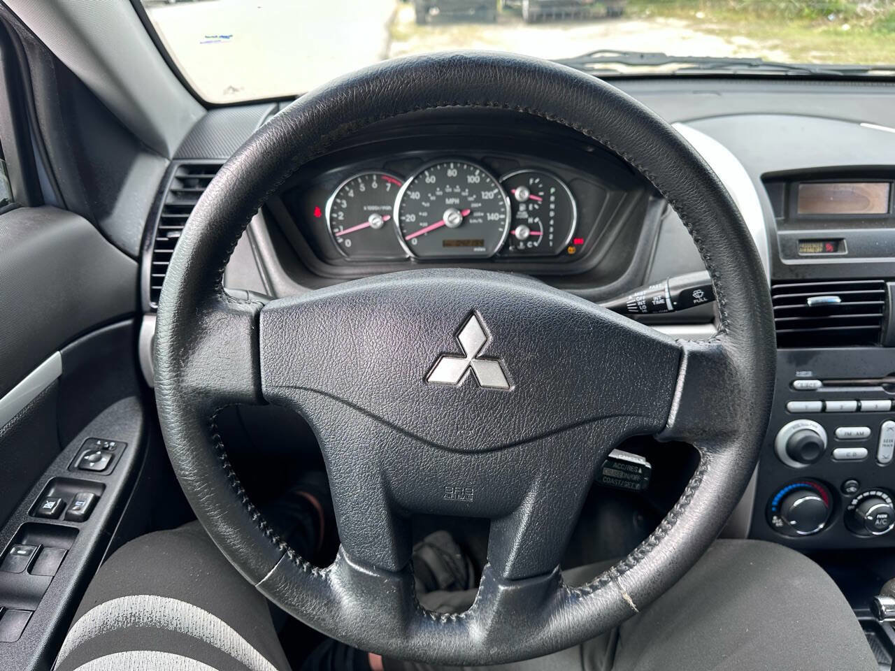 Used 2007 Mitsubishi Galant ES image 13