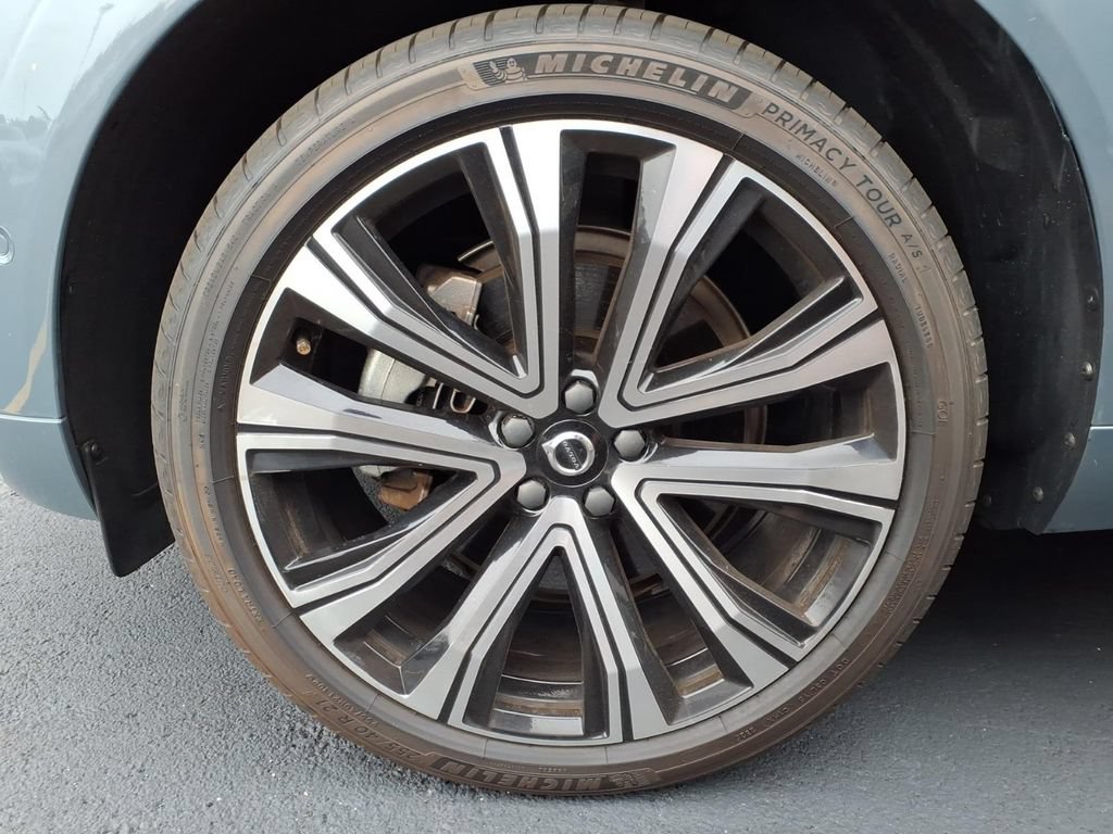 Certified 2023 Volvo XC60 T8 Ultimate w/ Climate Package AWD/4WD image 6