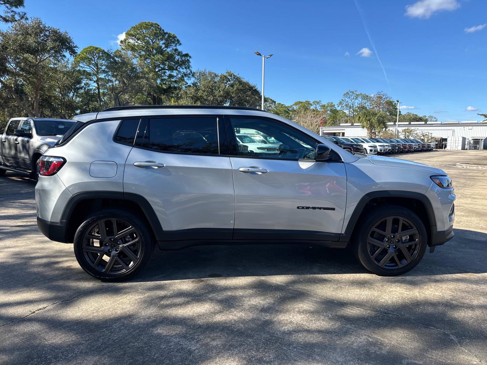 New 2026 Jeep Compass Latitude AWD/4WD image 2