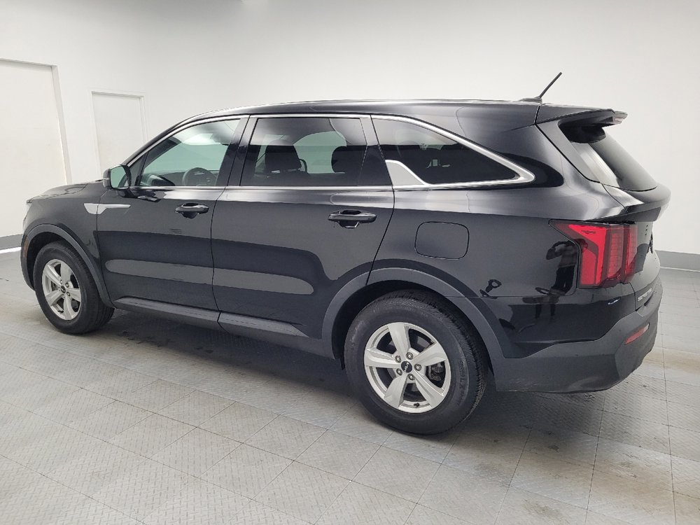 Used 2023 Kia Sorento LX image 3