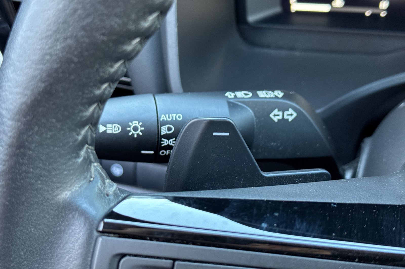 Used 2024 Nissan Rogue SL AWD/4WD image 38