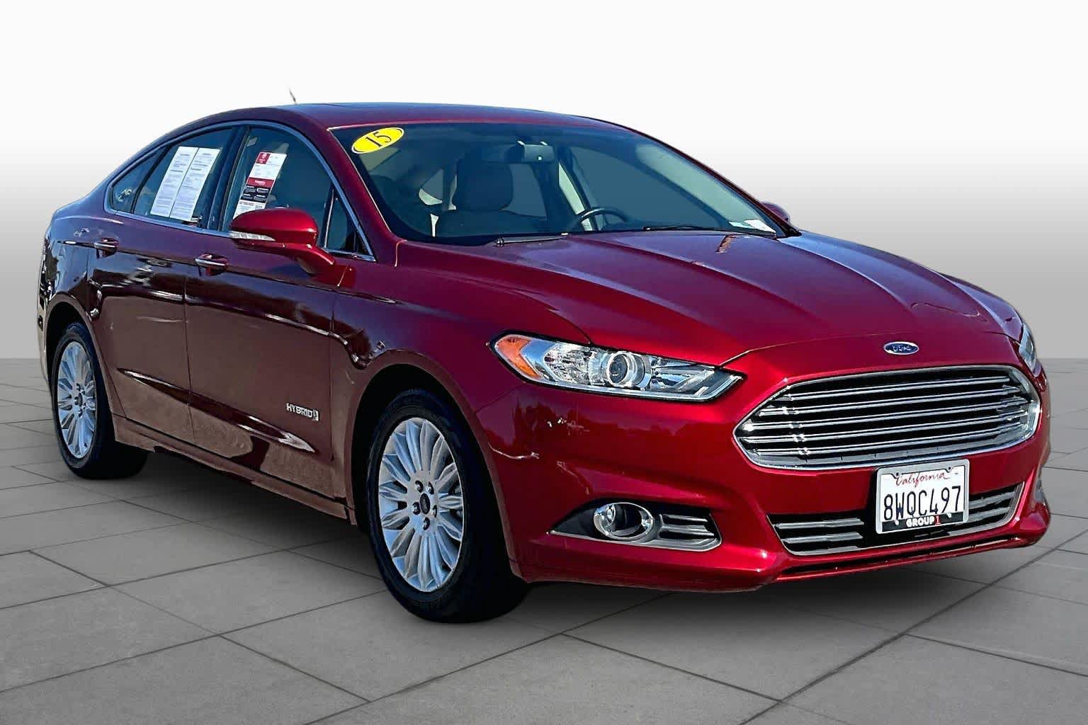 Used 2015 Ford Fusion SE w/ Equipment Group 502A FWD image 2