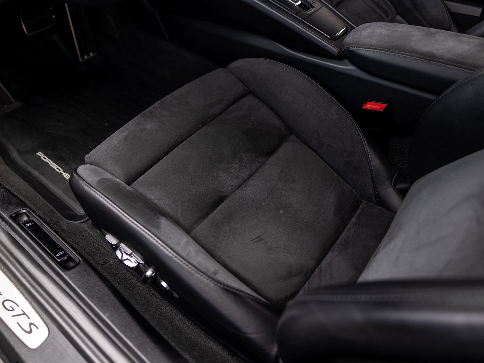 Certified 2018 Porsche 911 Carrera GTS RWD image 45