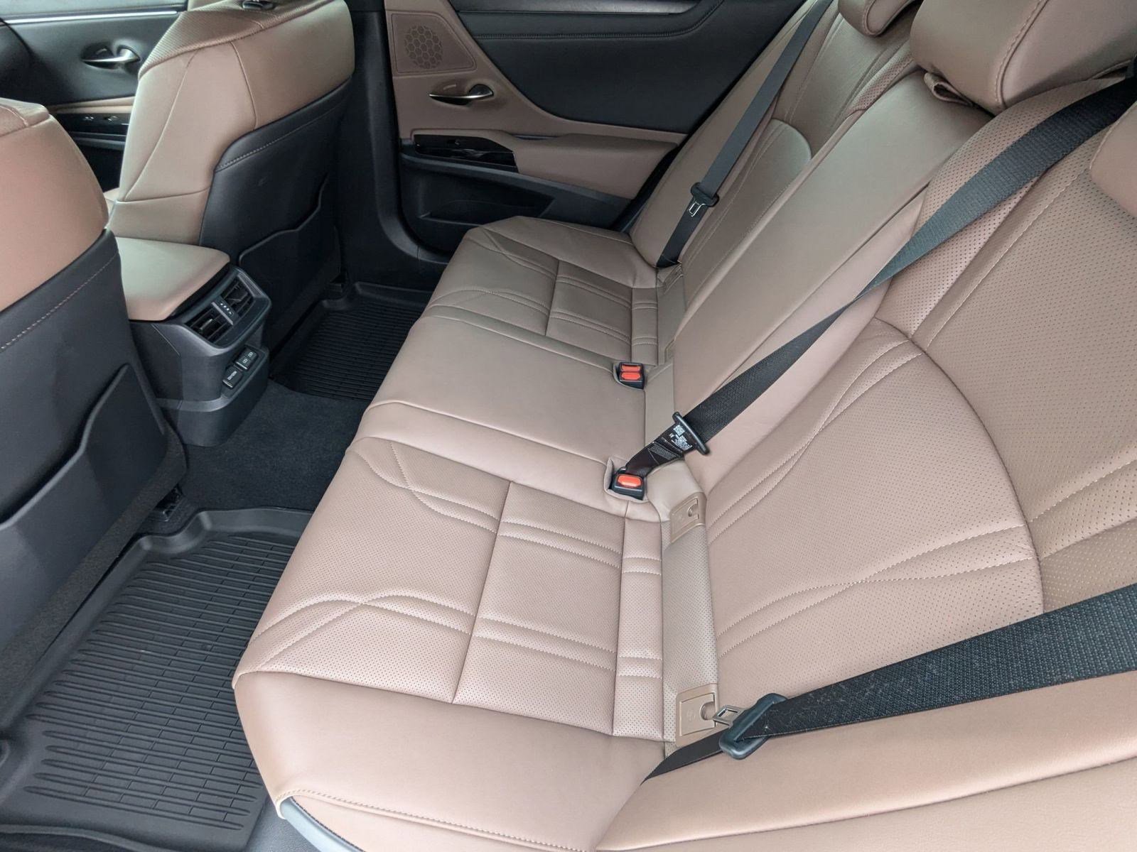 Certified 2025 Lexus ES 300h w/ Luxury Package image 23