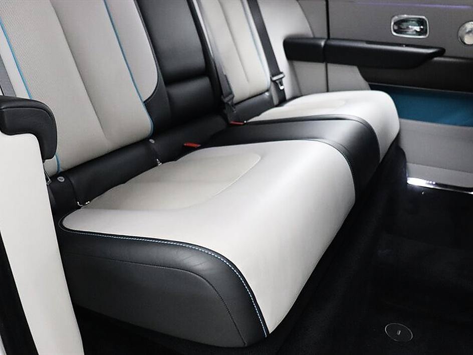 Used 2022 Rolls-Royce Cullinan w/ Cullinan Package AWD/4WD image 30