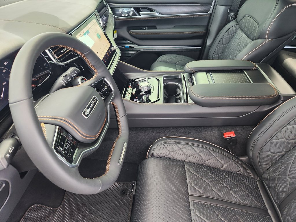 New 2026 Jeep Grand Wagoneer Summit AWD/4WD image 10