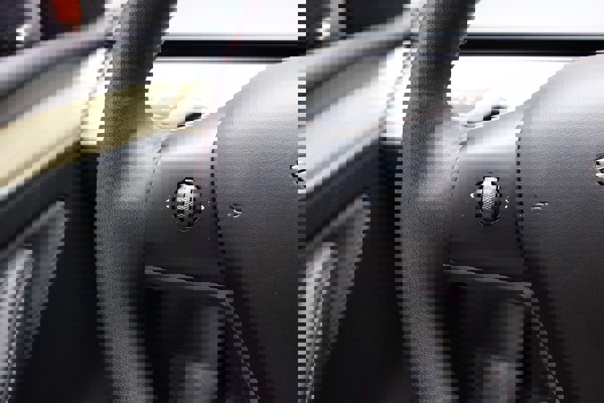 Used 2023 Tesla Model Y Performance image 44