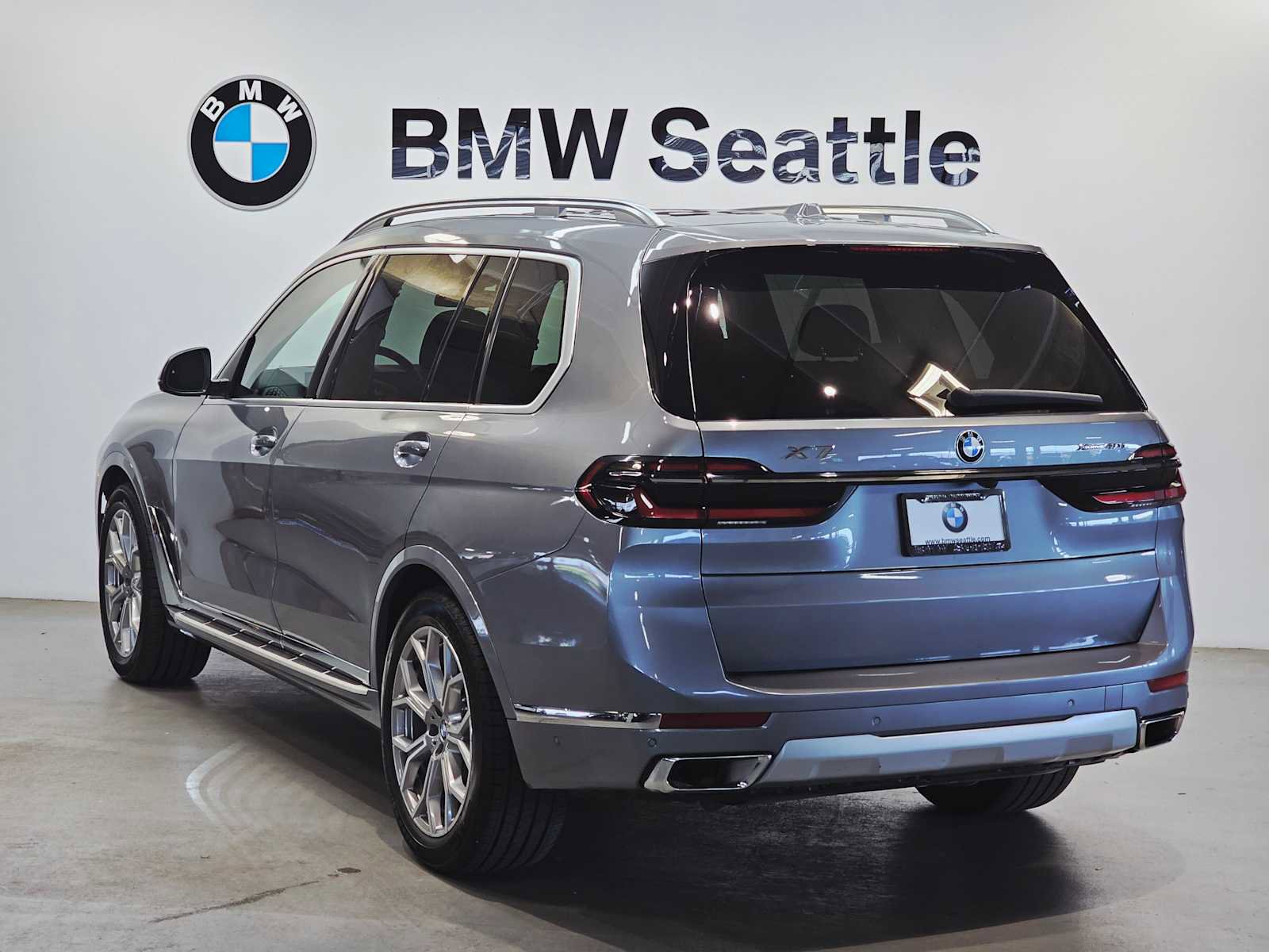 Used 2024 BMW X7 xDrive40i image 4