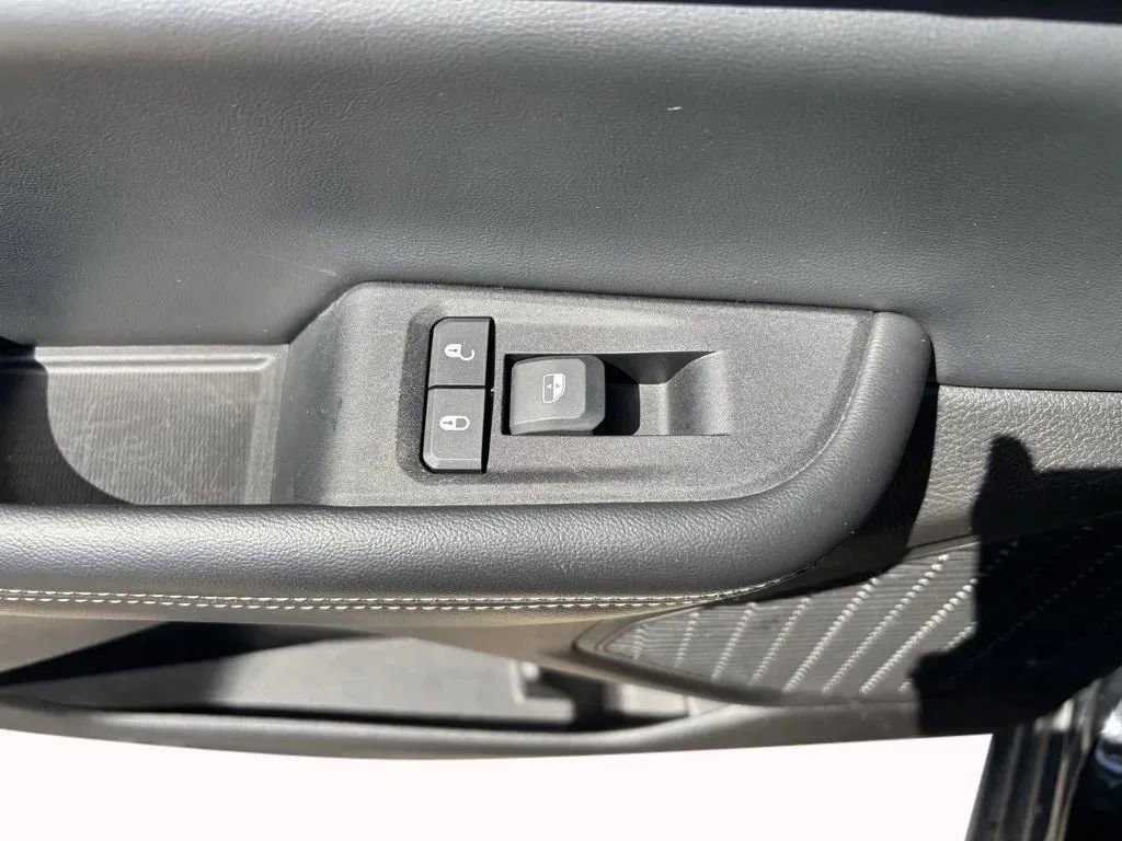 Used 2024 Jeep Grand Cherokee L Laredo image 14