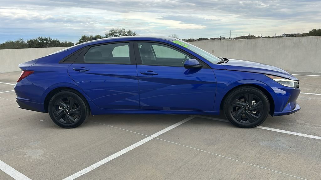 Used 2023 Hyundai Elantra SEL image 13