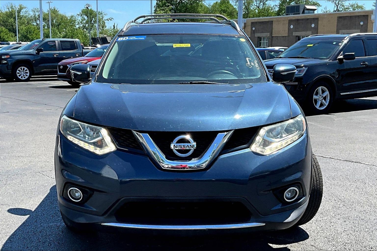 Used 2015 Nissan Rogue SL w/ SL Premium Package FWD image 2