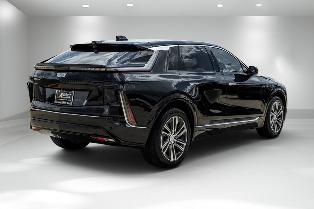 Used 2023 Cadillac Lyriq AWD image 9