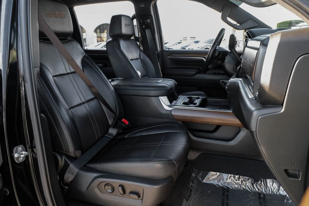 Used 2024 Chevrolet Silverado 3500 High Country w/ High Country Premium Package image 33