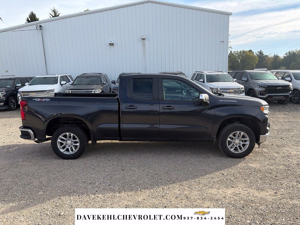 Used 2022 Chevrolet Silverado 1500 LT AWD/4WD image 6
