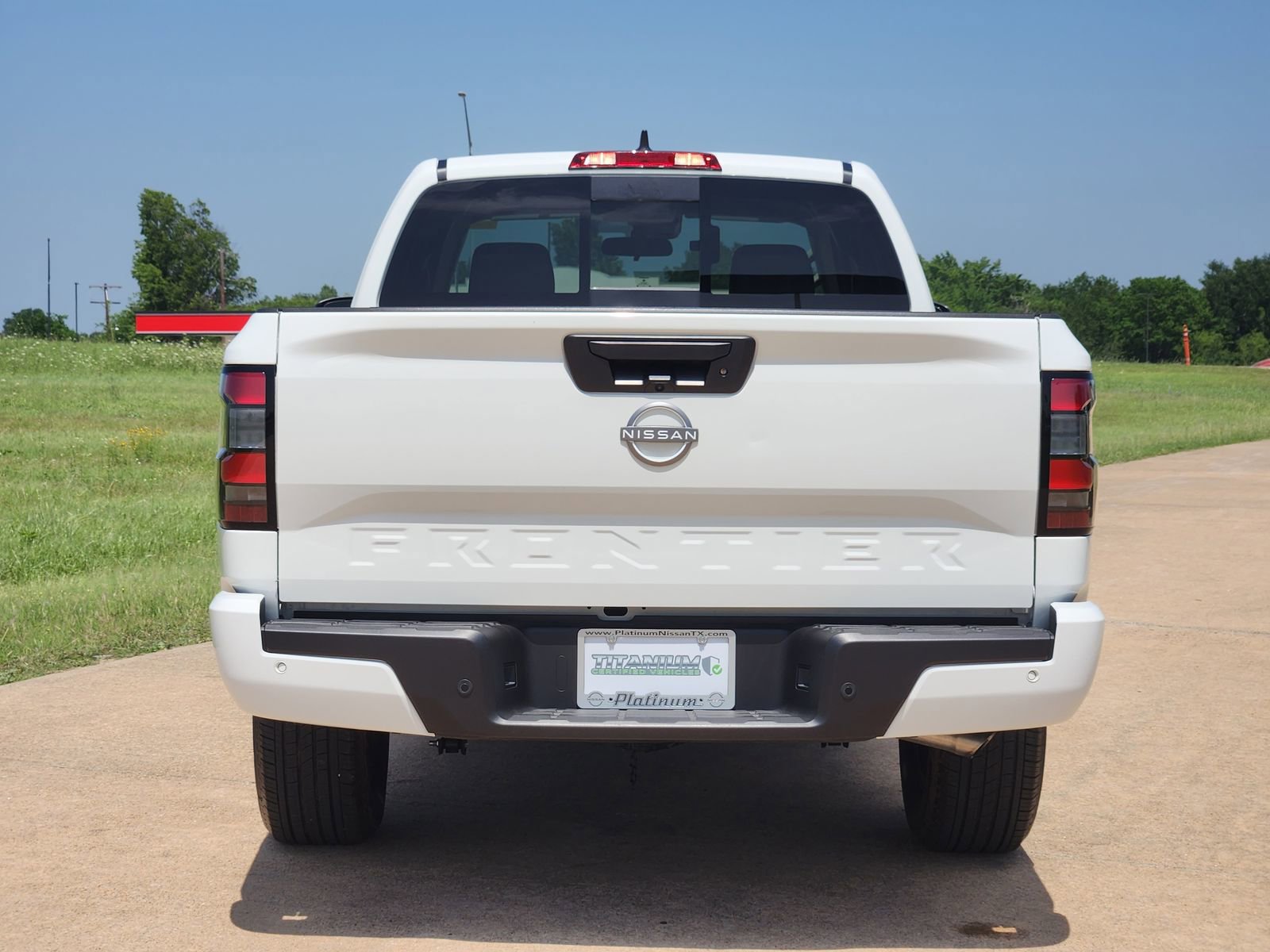 Used 2025 Nissan Frontier SV RWD image 8