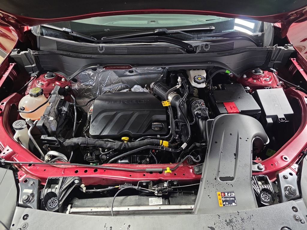 Used 2025 Chevrolet Trax LT w/ LT Convenience Package image 28