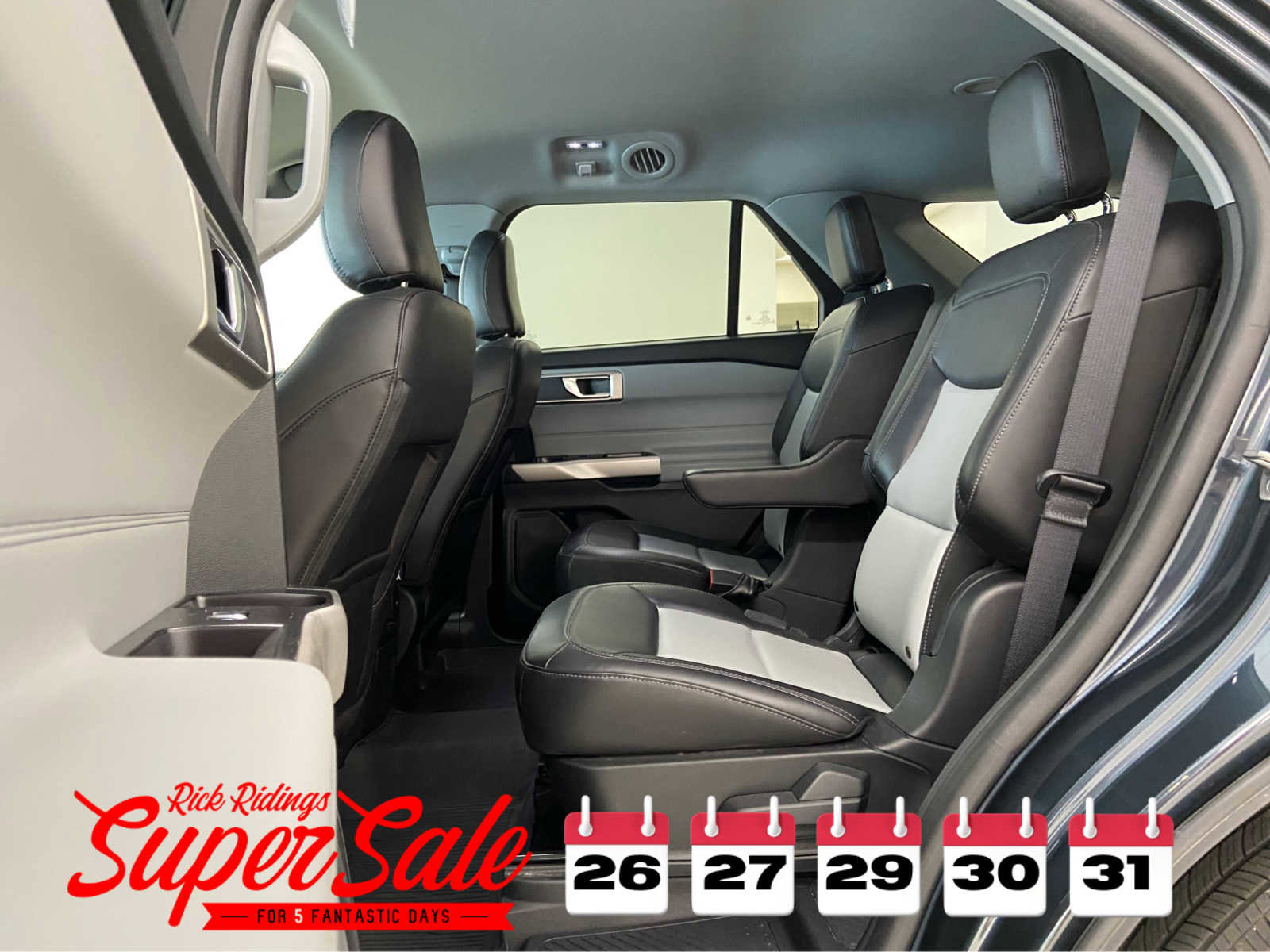 Used 2023 Ford Explorer XLT w/ Equipment Group 202A image 16