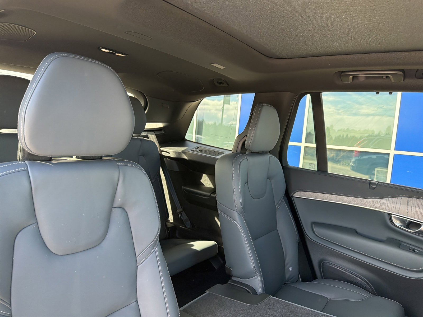 Used 2024 Volvo XC90 T8 Ultimate w/ Protection Package Premier image 15