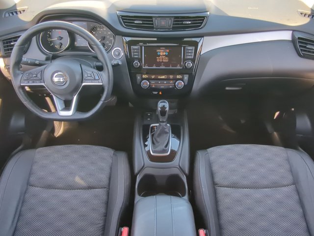 Used 2020 Nissan Rogue Sport SV w/ Technology Package FWD image 17