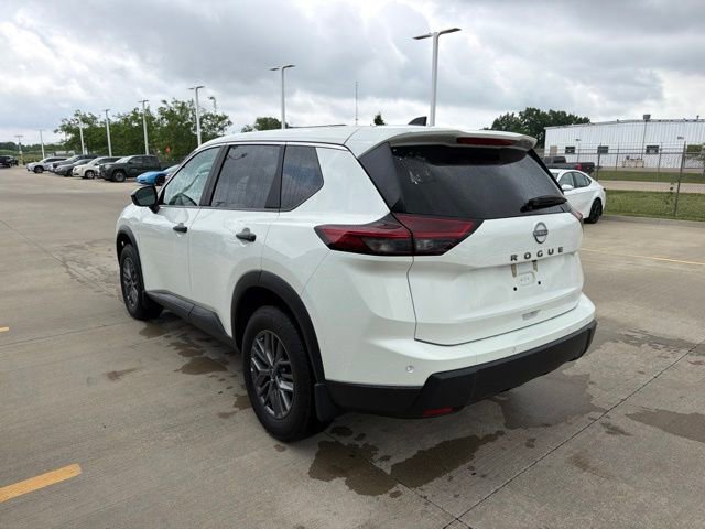 Used 2025 Nissan Rogue S FWD image 4