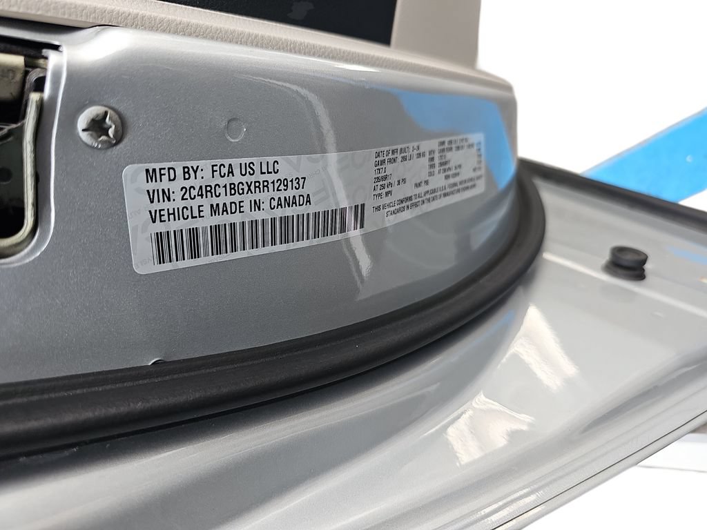 Used 2024 Chrysler Pacifica Touring-L FWD image 30