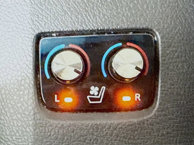 Used 2014 Toyota Avalon Limited image 20