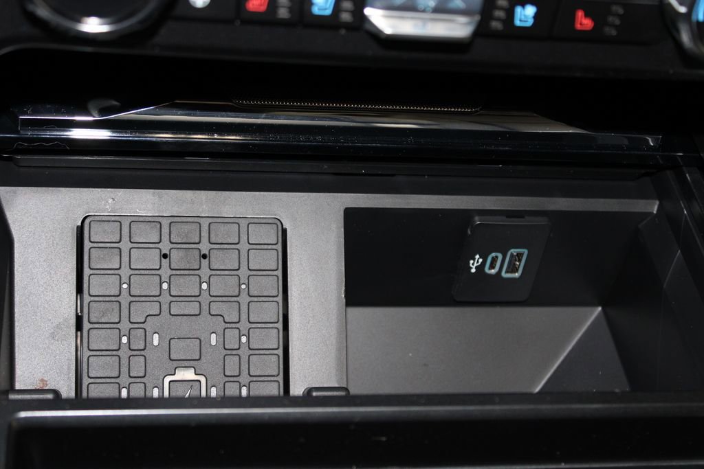 New 2026 Ford F250 Lariat w/ Black Appearance Package image 47