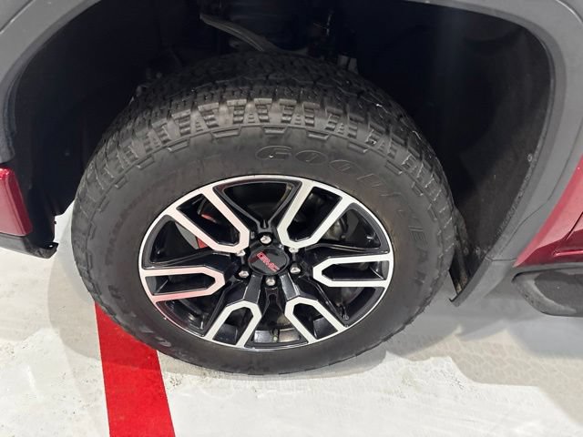 Used 2025 GMC Sierra 1500 AT4 w/ AT4 Premium Package AWD/4WD image 43