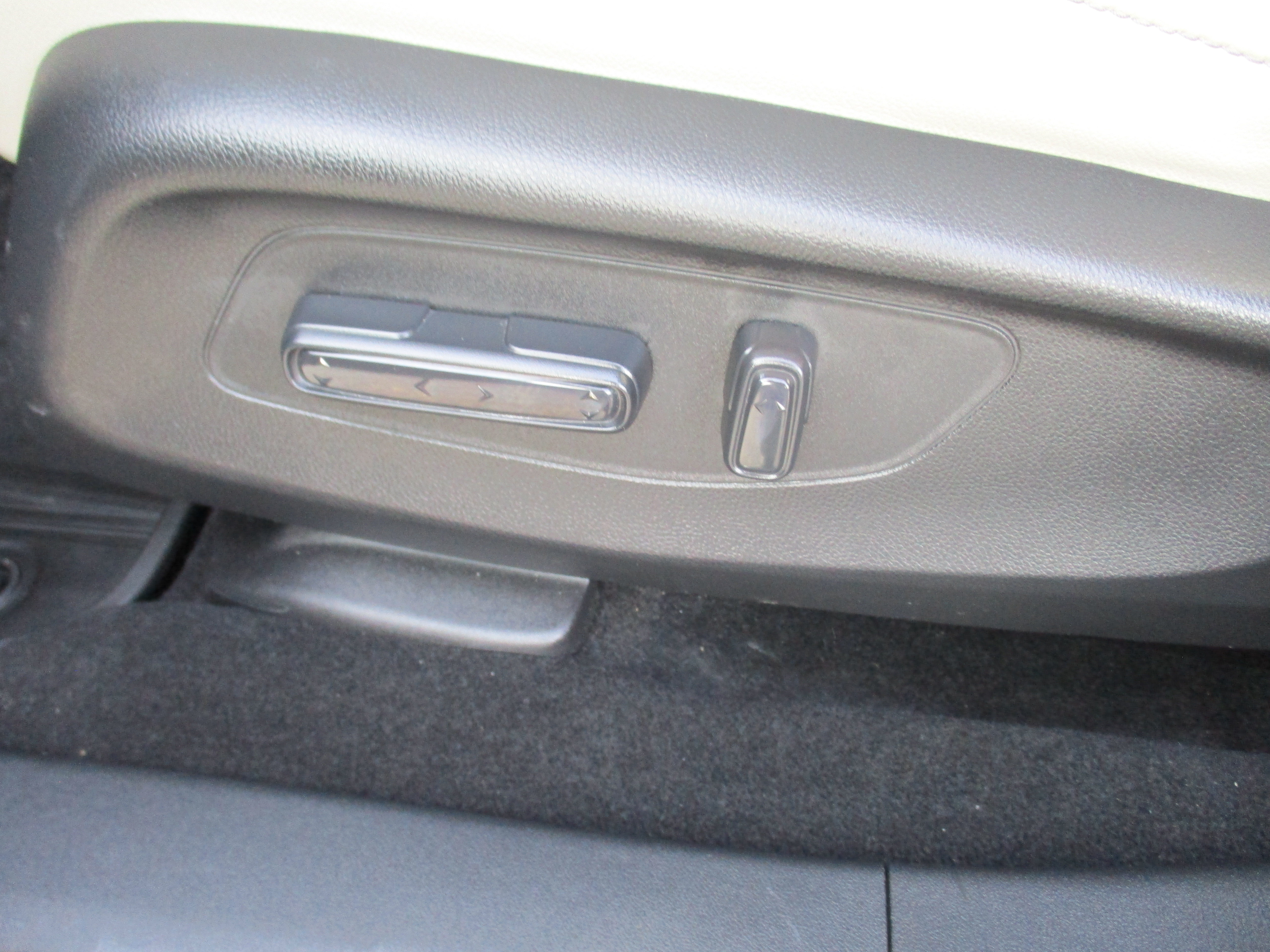 Certified 2023 Honda HR-V EX-L image 12