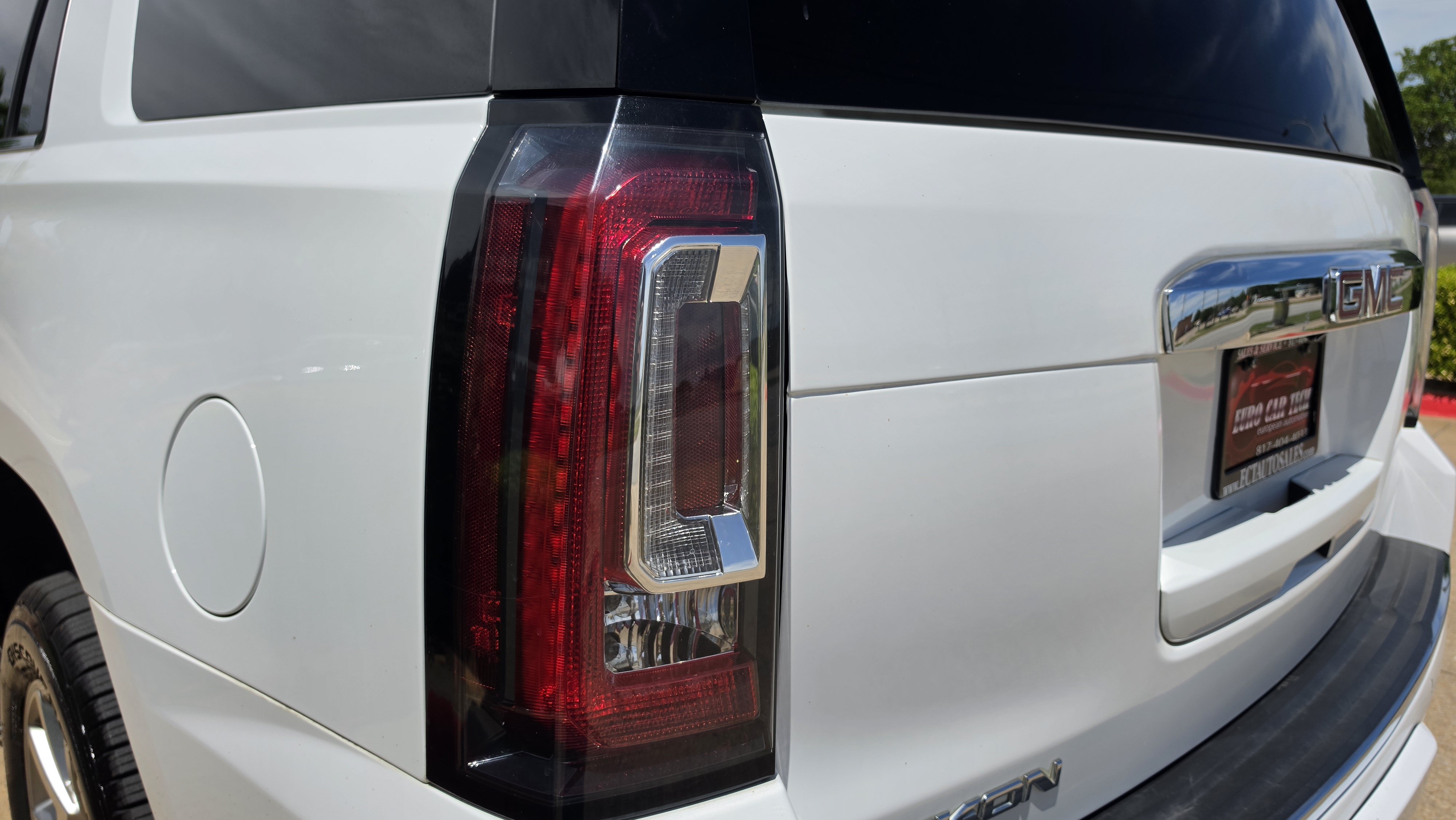 Used 2018 GMC Yukon Denali RWD image 10