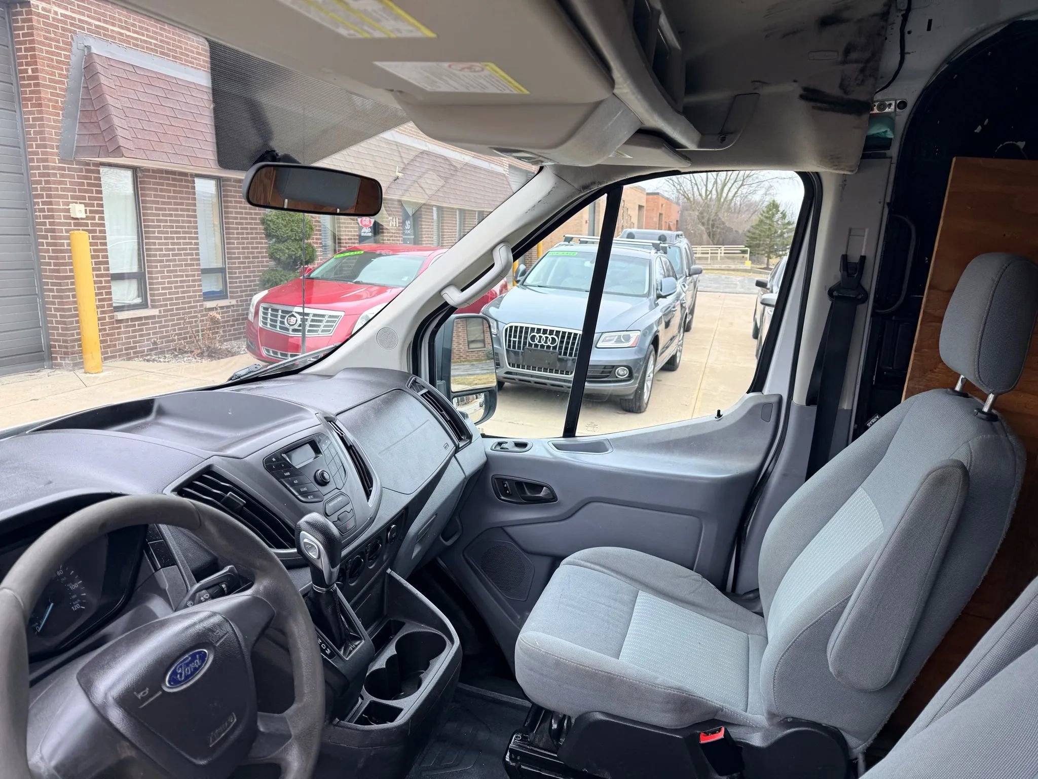Used 2015 Ford Transit 250 130 Medium Roof image 12