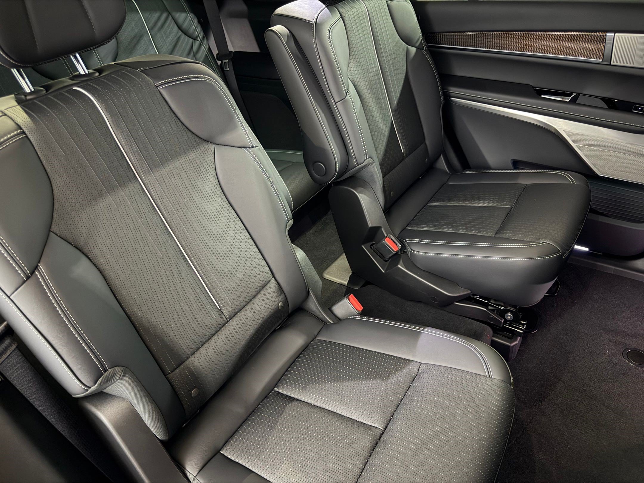New 2026 Cadillac Vistiq Sport AWD/4WD image 50