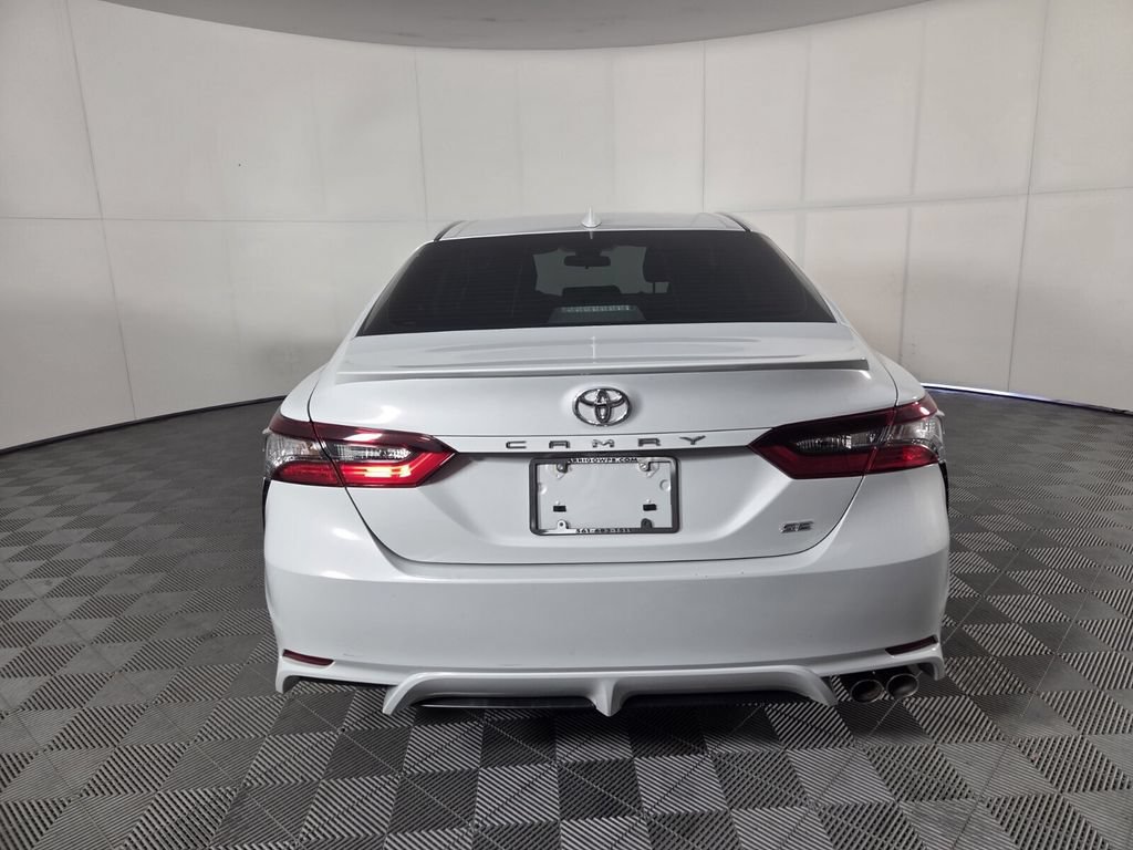 Used 2024 Toyota Camry SE FWD image 6