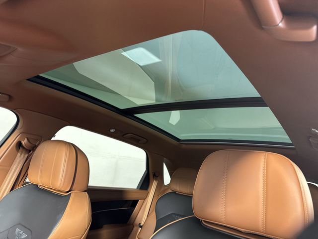 Used 2023 Bentley Bentayga Extended Wheelbase image 19