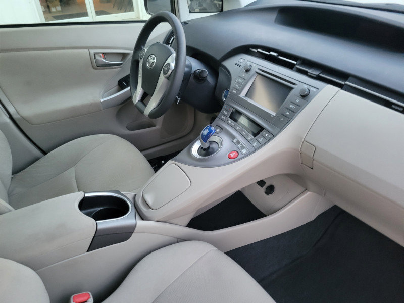 Used 2014 Toyota Prius Two FWD image 17