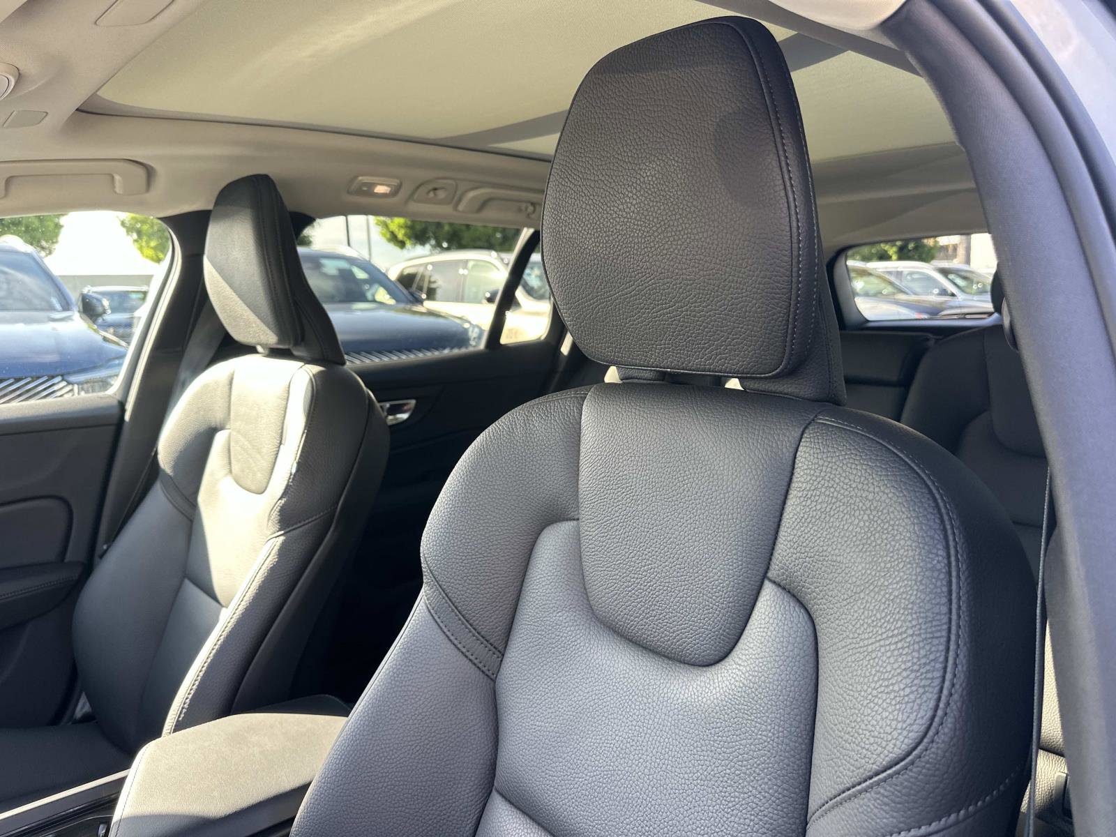 Certified 2025 Volvo V60 B5 Cross Country Plus image 19