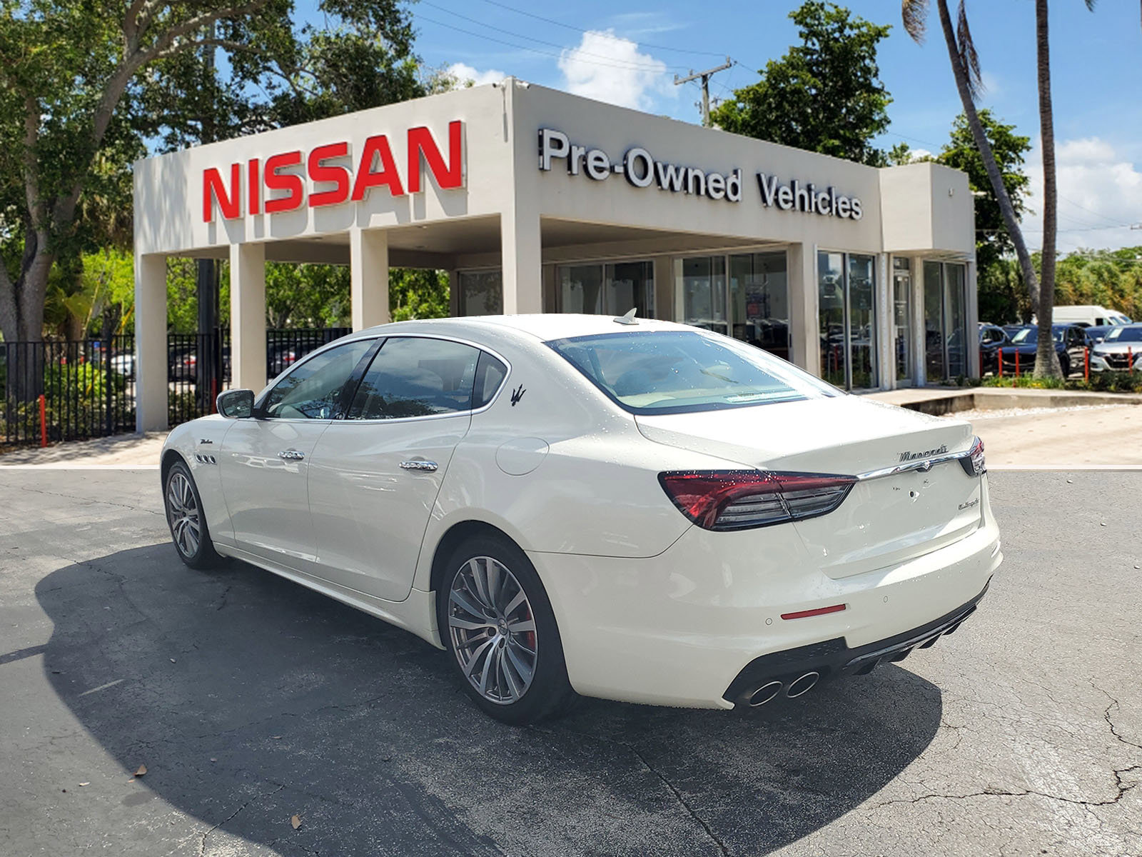 Used 2022 Maserati Quattroporte Modena image 6