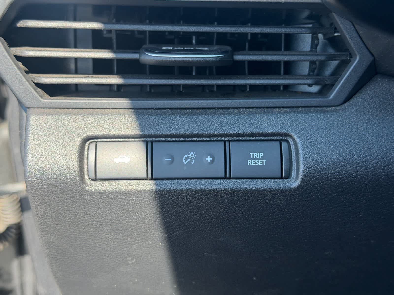 Certified 2025 Nissan Altima 2.5 SV FWD image 13