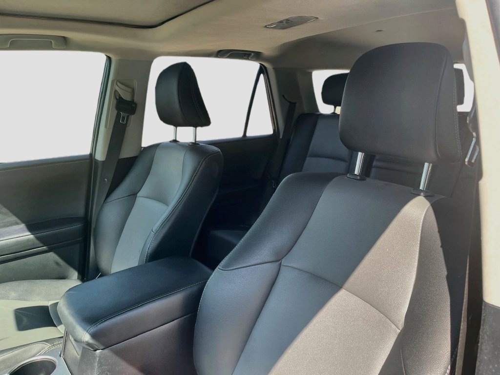 Used 2024 Toyota 4Runner SR5 Premium w/ Moonroof Package RWD image 21