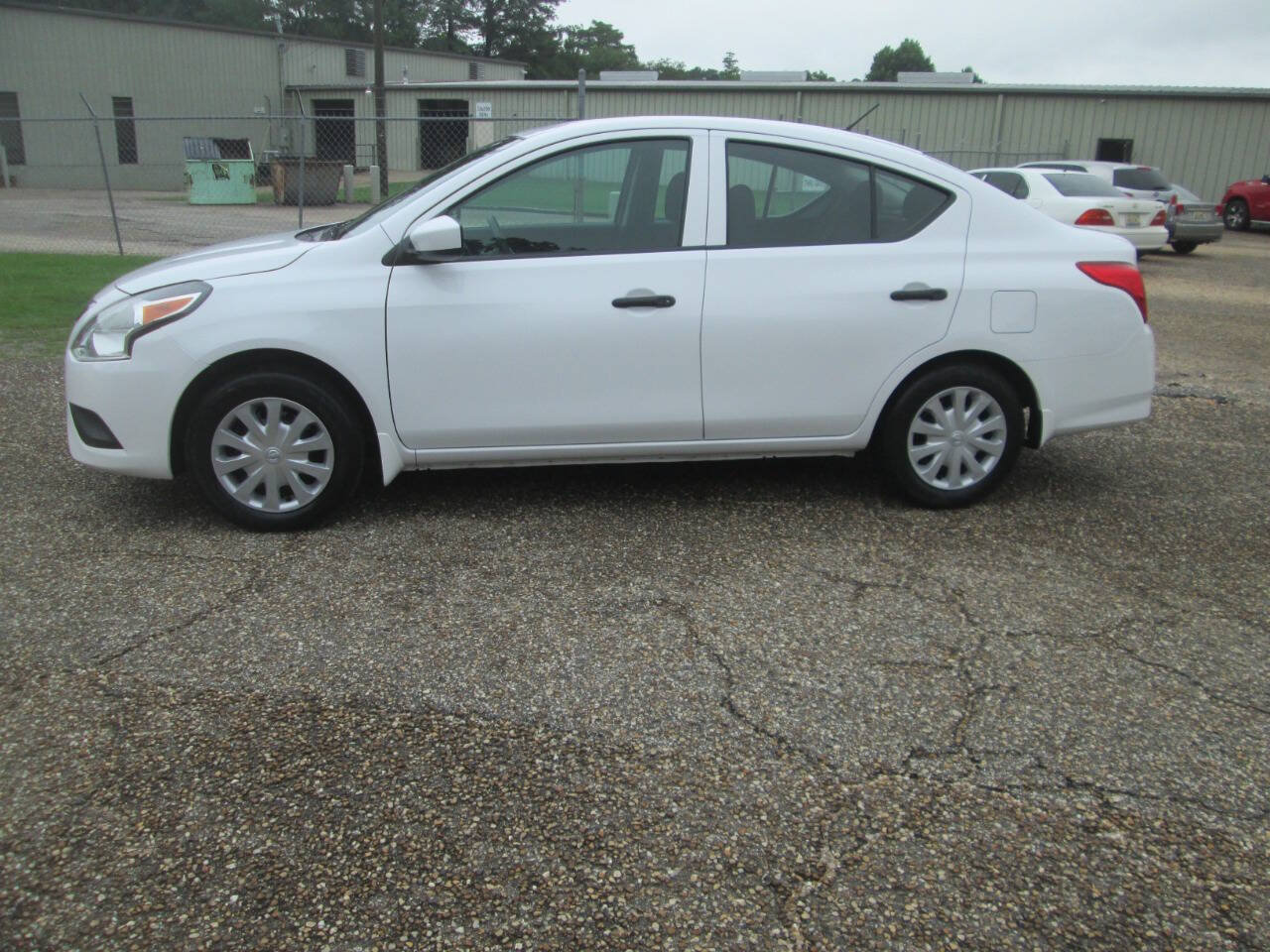 Used 2019 Nissan Versa S FWD image 8