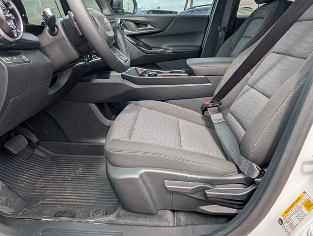 New 2026 Chevrolet Equinox LT w/ Safety and Technology Package FWD image 9