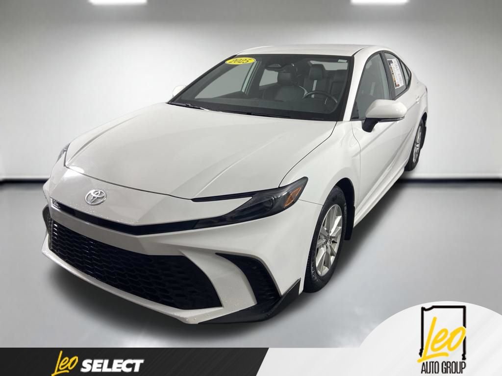 Used 2025 Toyota Camry SE