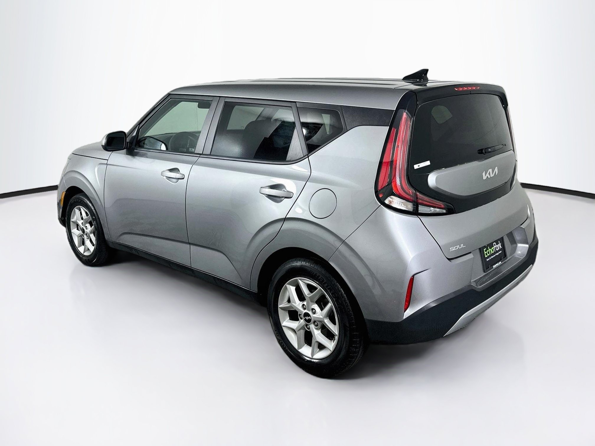 Used 2025 Kia Soul LX w/ LX Technology Package FWD image 5