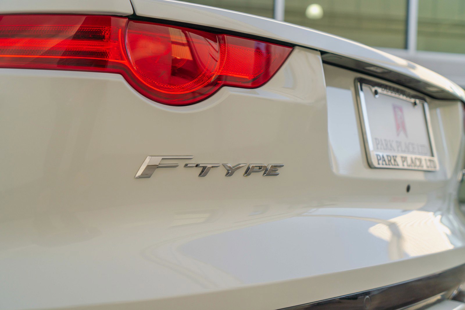 Used 2017 Jaguar F-TYPE R AWD/4WD image 9