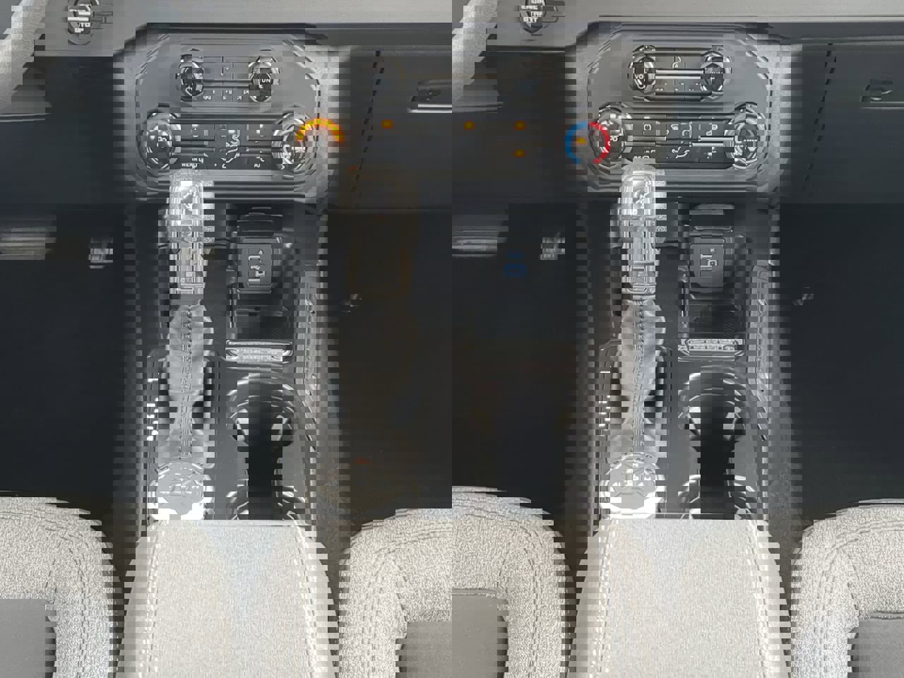 New 2025 Ford Bronco 4-Door image 17