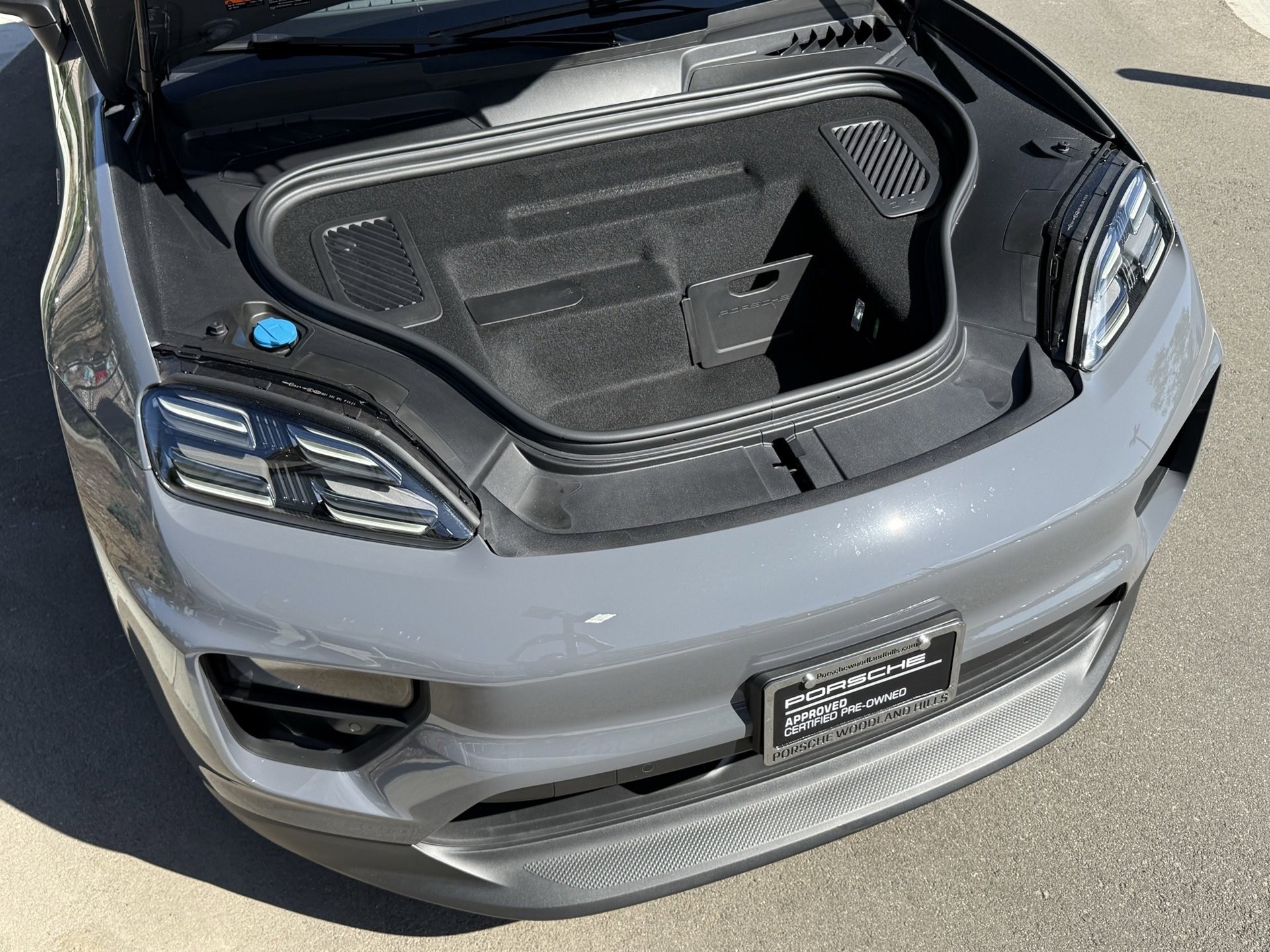 Used 2025 Porsche Macan Electric image 30