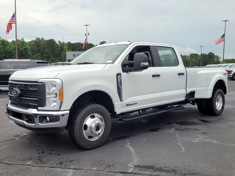 Used 2023 Ford F350 XL image 3