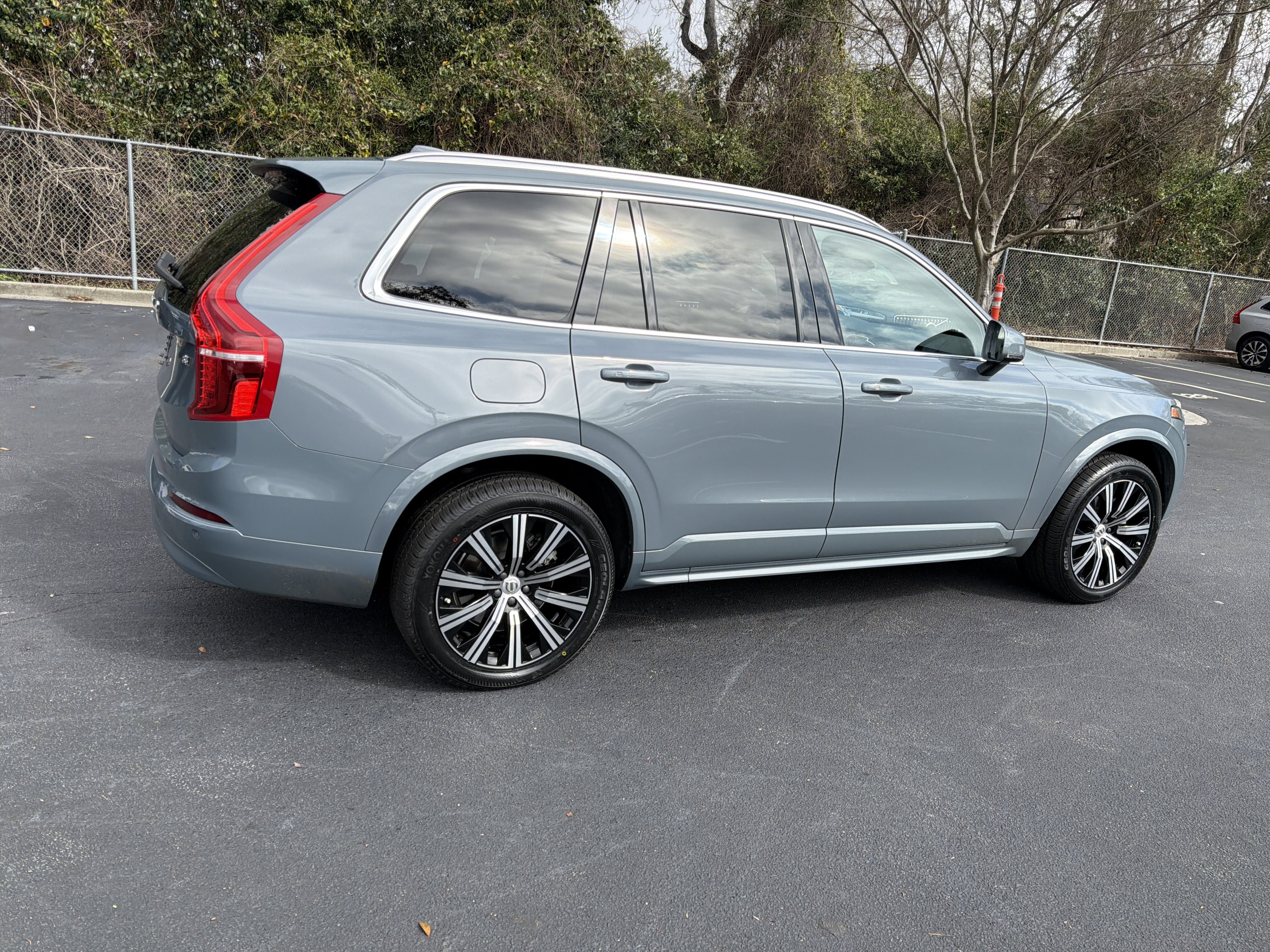 Certified 2023 Volvo XC90 B6 Core image 46