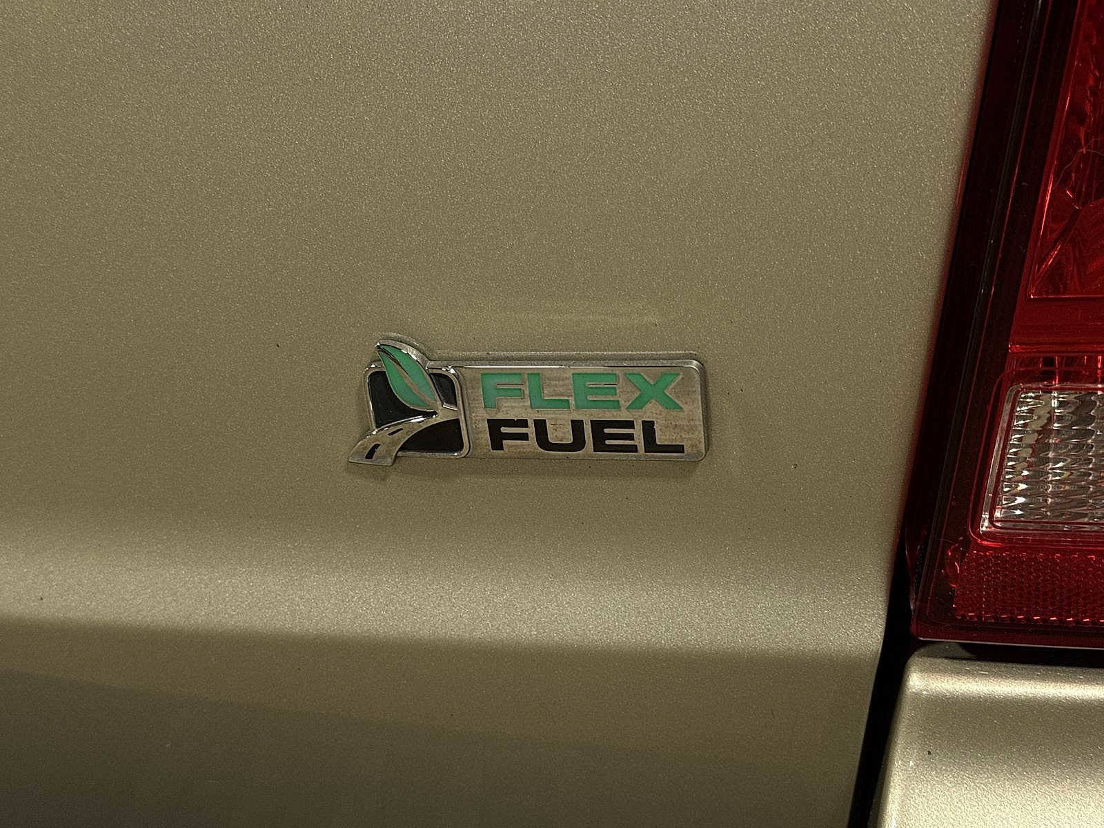 Used 2010 Ford Escape Limited image 27